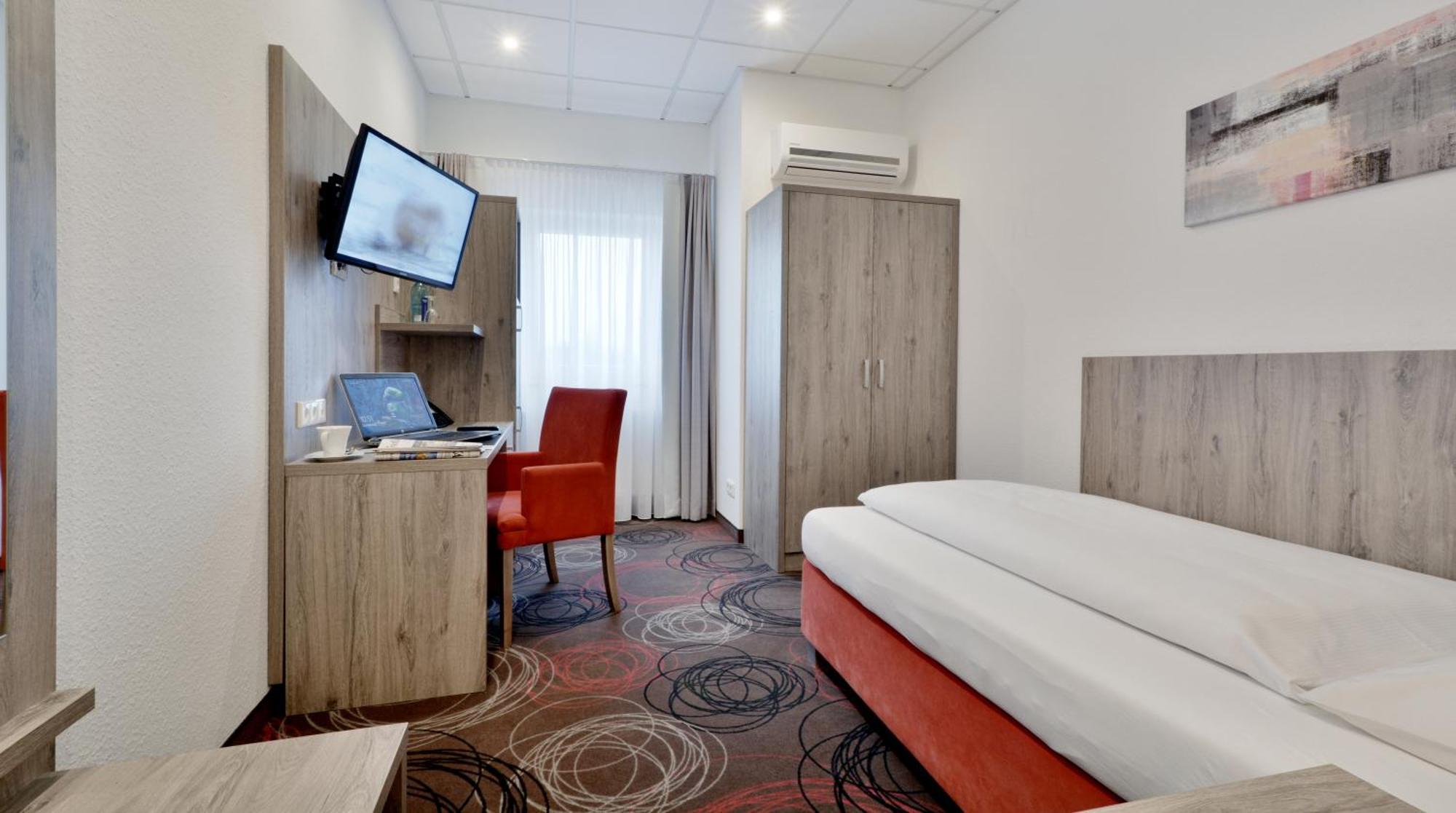 Hotel Engelhorn Лаймен Екстериор снимка