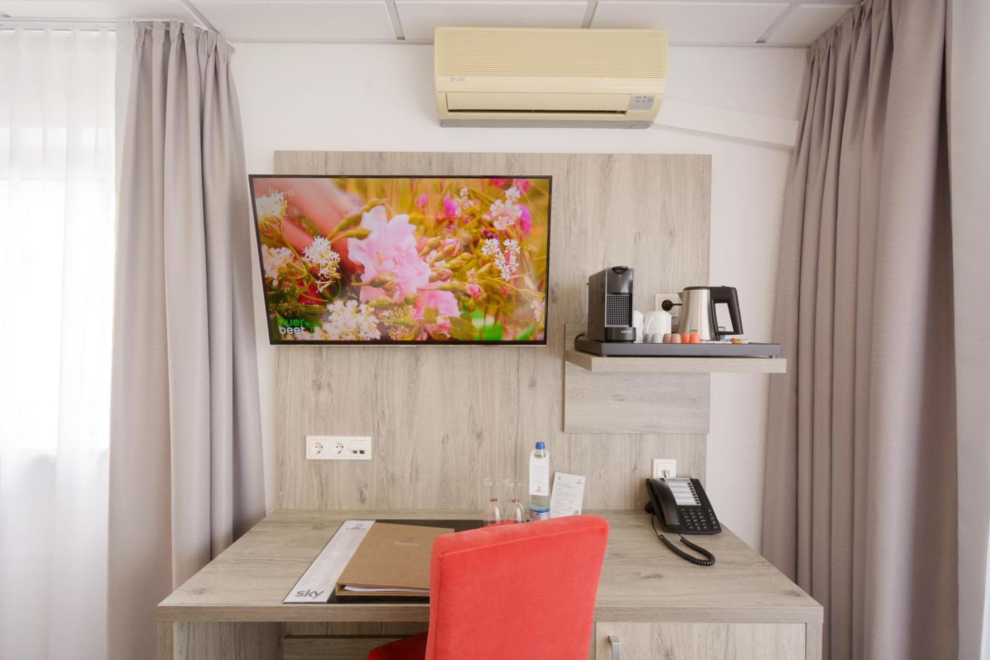 Hotel Engelhorn Лаймен Екстериор снимка