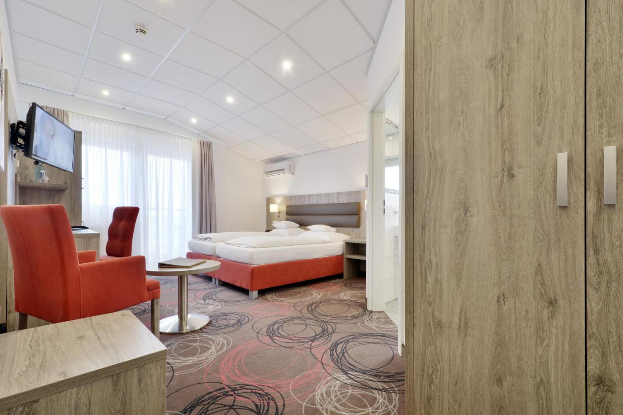 Hotel Engelhorn Лаймен Екстериор снимка
