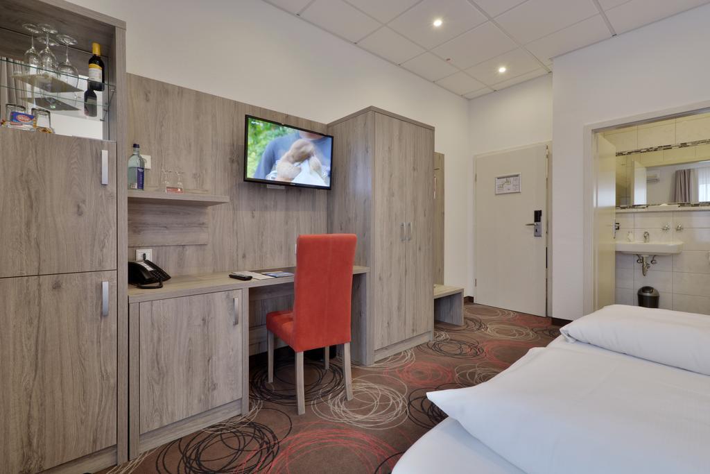 Hotel Engelhorn Лаймен Екстериор снимка