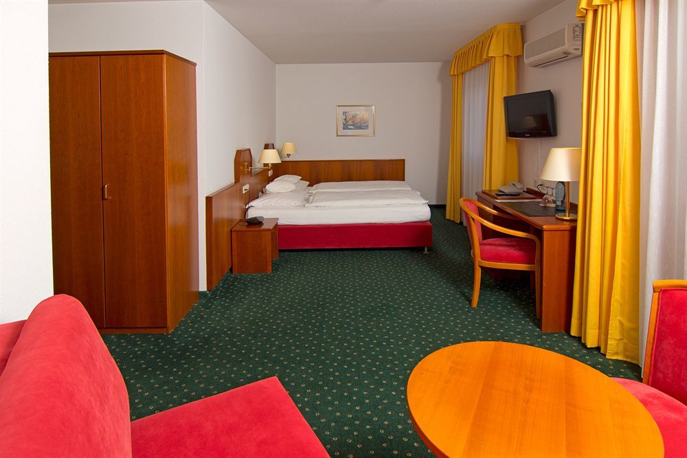 Hotel Engelhorn Лаймен Екстериор снимка